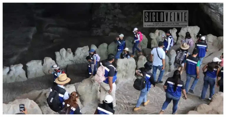 Futuros geocientíficos del Tec Tacámbaro realizan prácticas en Taxco y Cacahuamilpa