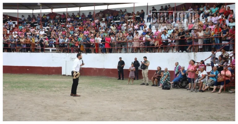 Huetamo congrega a más de 2 mil mujeres en encuentro encabezado por Octavio Ocampo