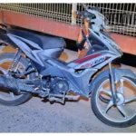 Joven motociclista resulta gravemente herida tras choque por alcance en Huetamo
