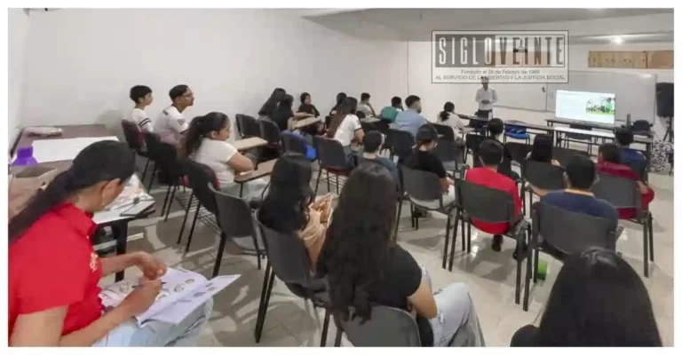 La Unidad Profesional del Balsas en Huetamo promueve conciencia ambiental con conferencia sobre el valor de los árboles
