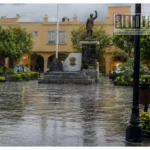 Lluvias podrían intensificarse este lunes en municipios de Tierra Caliente de Michoacán y Guerrero; llaman a extremar precauciones