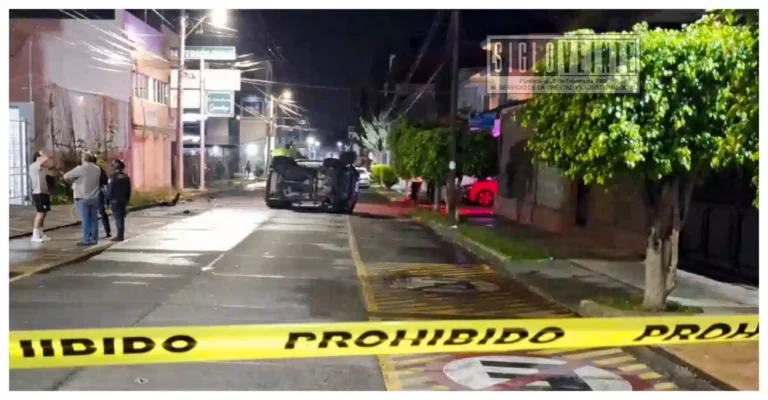 Muere conductor tras ataque armado y volcadura en calles de Uruapan