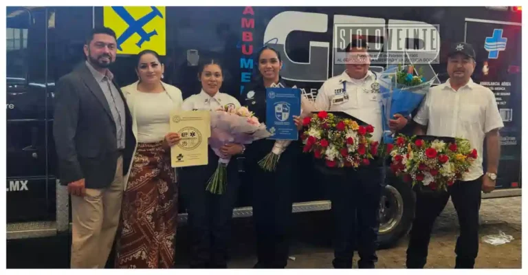 Alcalde de Carácuaro reconoce el esfuerzo de jóvenes que concluyeron su preparación en Protección Civil
