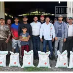 Ayuntamiento de Carácuaro entrega fertilizante a productores para fortalecer el campo