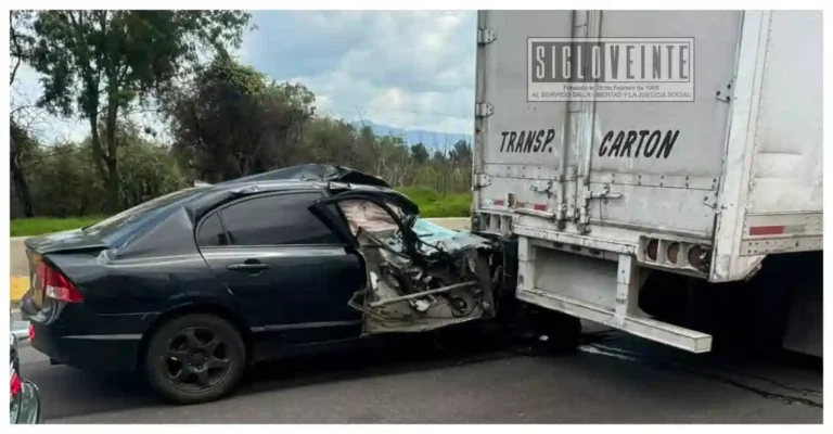 Choque de Civic y tractocamión en la carretera Morelia-Pátzcuaro deja un lesionado