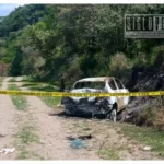 Hallan vehículo calcinado con un cadáver en su interior en una comunidad de Nocupétaro