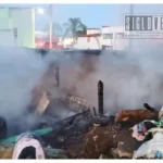 Incendio consume humilde vivienda abandonada en Morelia; no hay lesionados