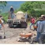 Jaime Torres anuncia más apoyo y maquinaria para rehabilitar caminos en comunidades apartadas de Zirándaro