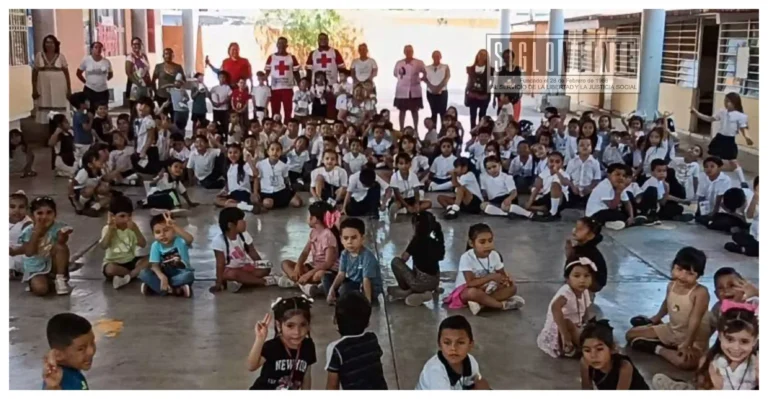 Jardín de Niños «Marcos E. Becerra» realiza colecta en apoyo a la Cruz Roja Huetamo