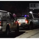 Localizan a un hombre ejecutado y esposado junto a la carretera Coalcomán–Tepalcatepec