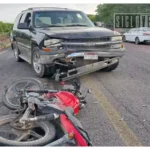 Motociclista sufre traumatismo severo tras choque en la carretera Huetamo-Churumuco