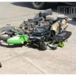Trabajador de Agua Potable sufre probable fractura tras choque con patrulla policial en Apatzingán