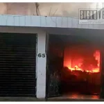 Voraz incendio reduce a cenizas una vivienda en Uruapan; familia se encontraba de vacaciones