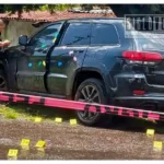 Acrbillan dos durante ataque armado en Santa Clara del Cobre; viajaban en una camioneta con placas de Texas