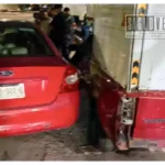 Automovilista provoca choque contra dos vehículos estacionados en Ciudad Altamirano