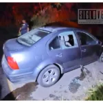 Balean automóvil en la carretera Tacámbaro–Pedernales; mujer sale ilesa