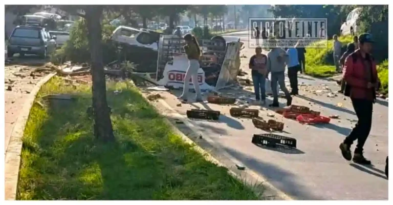 Camión sin frenos provoca tragedia en Zitácuaro; muere el conductor tras impactarse contra una vivienda