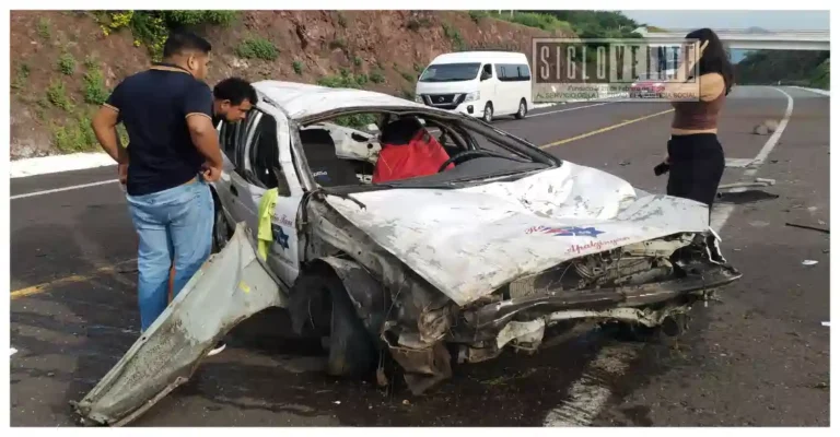 Dos accidentes dejan un herido y severos daños materiales en la Siglo XXI