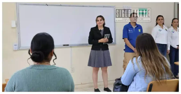 Liliana Carreño alienta a jóvenes durante el último examen de admisión para ingresar Tec de Tacámbaro