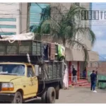 Adolescente muere tras caer de camioneta recolectora de basura en Morelia