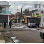 Asesinan a hombre frente a su vivienda en Uruapan; agresores huyen en motocicleta