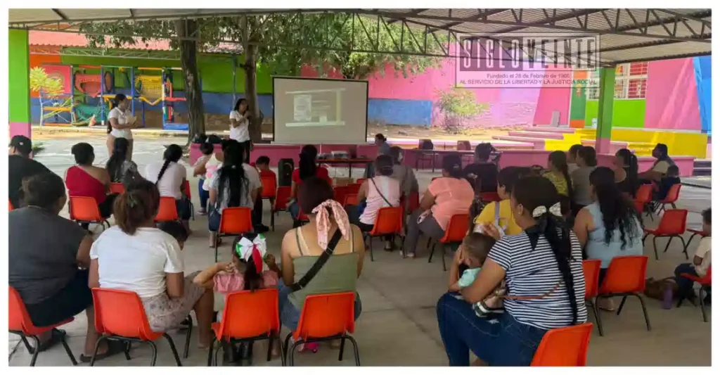 Ayuntamiento y Secretaría de la Mujer impulsan en Carácuaro charla para prevenir riesgos y proteger a niñas y niños