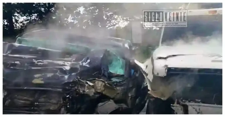Choque contra grúa que trasladaba vehículos asegurados deja un muerto en Uruapan