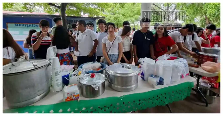 Colegio de Bachilleres de Huetamo promueve gastronomía regional entre estudiantes