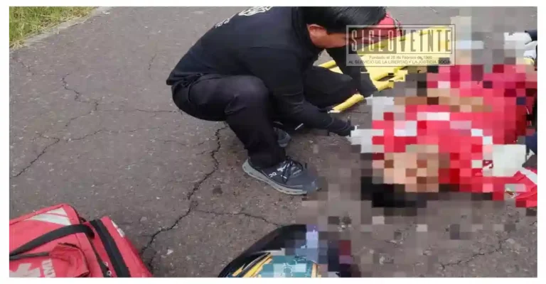 Derrape de motocicleta deja un hombre lesionado en camino al basurero de Zitácuaro