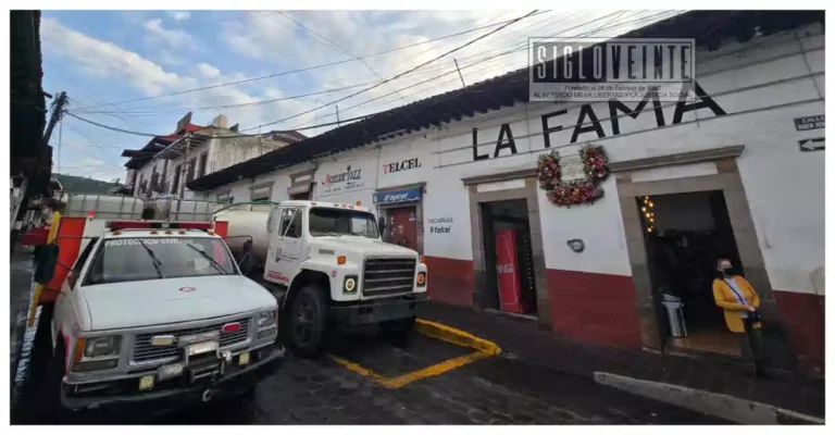 Incendio alcanza inmueble de la histórica tienda La Fama en Tacámbaro