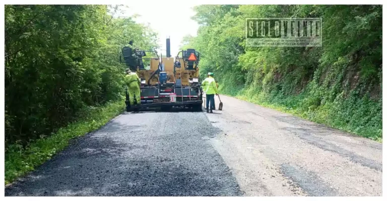 Informa la SCOP que registra un 70% de avance la rehabilitación de solo 11 kilómetros de la carretera El Temazcal-El Limón de Papatzindán