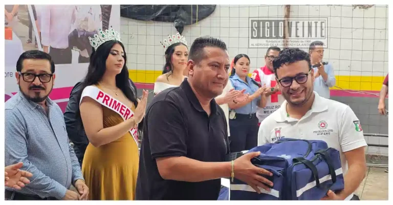 Protección Civil de Huetamo conmemora el Día Nacional; Gobierno Municipal entrega uniformes y equipo