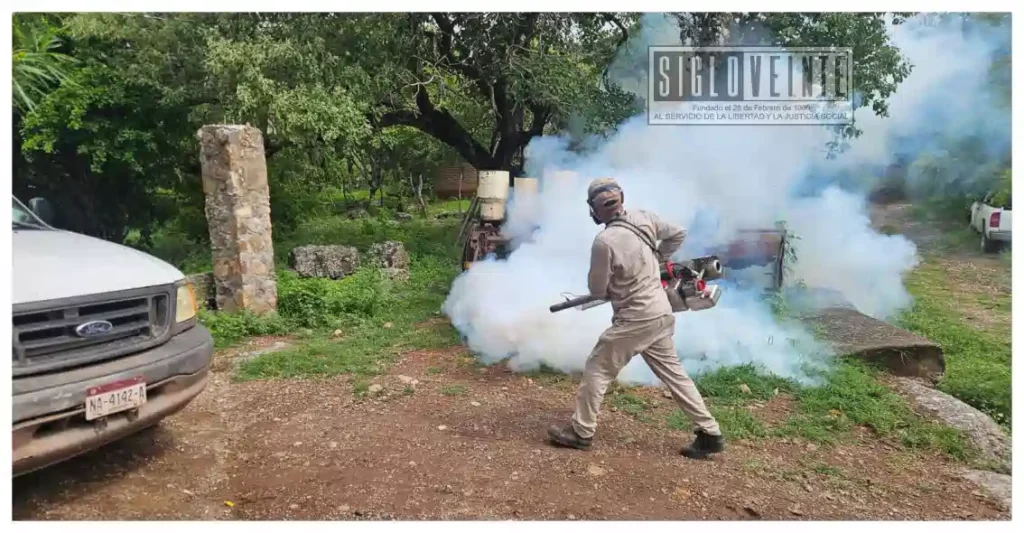 Refuerza Sector Salud en Huetamo acciones para frenar criaderos y prevenir casos de dengue