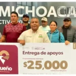Semigrante y Dirección de Atención al Migrante de Nocupétaro entregan 125 mil pesos a migrantes y sus familias para emprender negocios