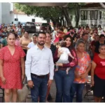 Ayuntamiento de Carácuaro y SEIMUJER benefician a 150 familias con la entrega de pañales