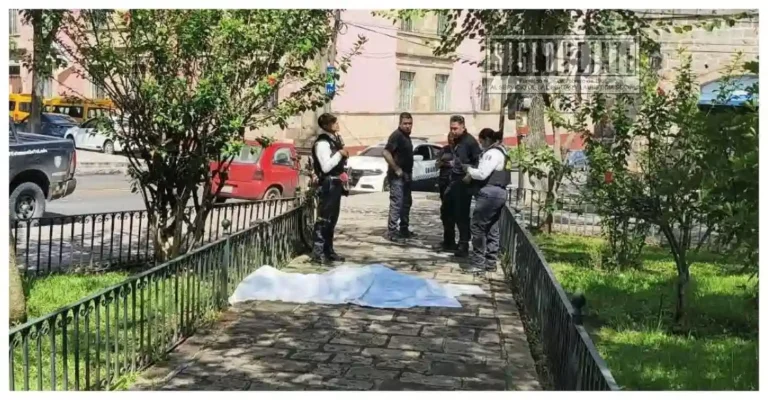 Caída de bicicleta cobra la vida de un adulto mayor frente al Jardín de San Diego en Morelia