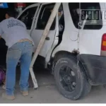 Camioneta se impacta contra negocio en Uruapan; menor de 4 años resulta lesionado