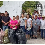 Gobierno municipal prepara panteón de Carácuaro para recibir a las familias por Día de Muertos