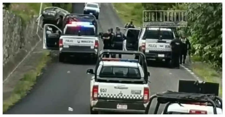 Persecución y balacera en la carretera libre Pátzcuaro-Uruapan termina con vehículo robado recuperado