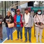 Reciben habitantes de Carácuaro aparatos auditivos y lentes gratuitos en Morelia