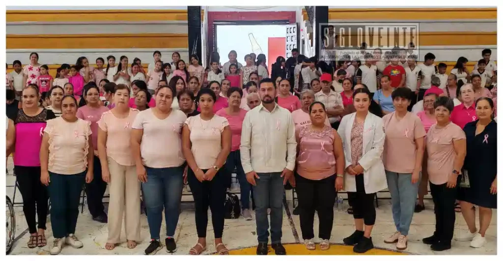 Reúnen a mujeres y estudiantes en jornada contra el cáncer de mama en Carácuaro; destaca Hever Tentory participación ciudadana en jornada