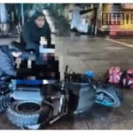 Vehículo impacta a motociclista y huye del lugar en el centro de Zitácuaro