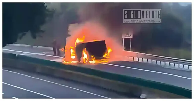 Vuelca y arde camión blindado de valores en la Uruapan–Pátzcuaro; ocupantes salen ilesos